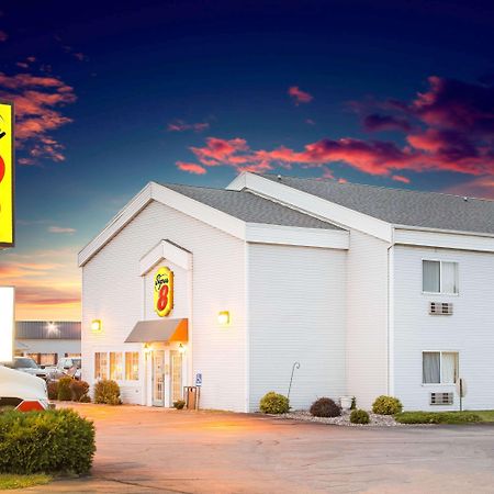 Super 8 By Wyndham Prairie Du Chien Hotel Екстериор снимка