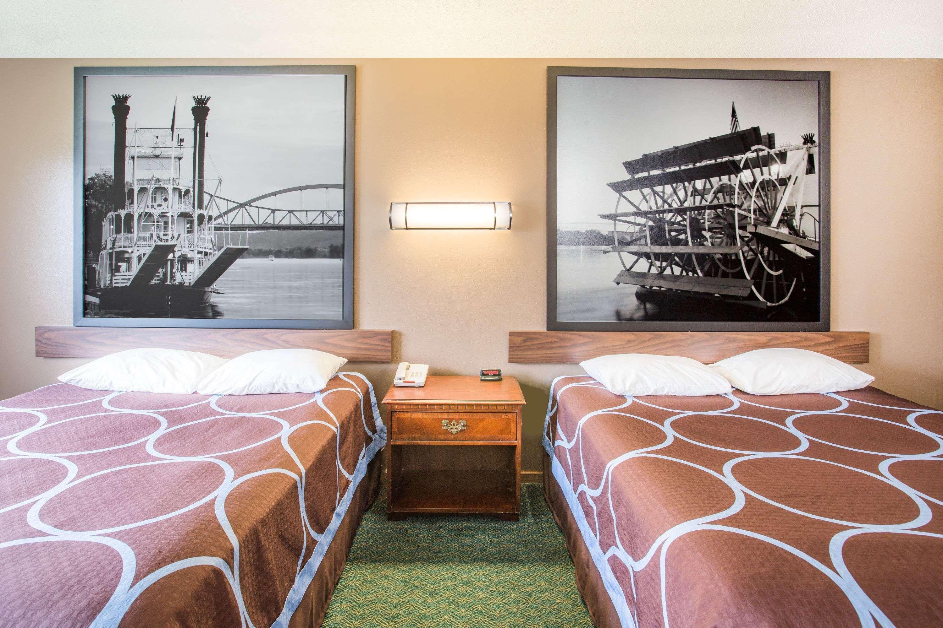 Super 8 By Wyndham Prairie Du Chien Hotel Екстериор снимка