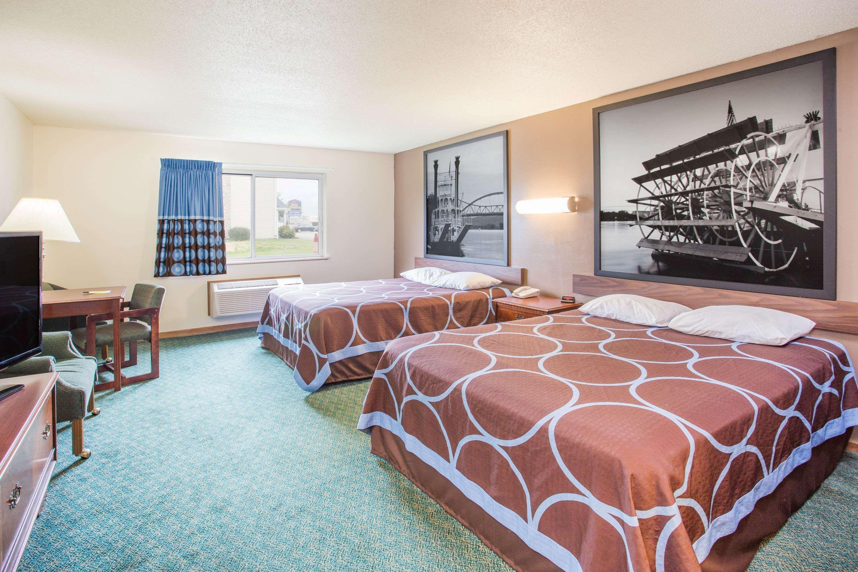 Super 8 By Wyndham Prairie Du Chien Hotel Екстериор снимка