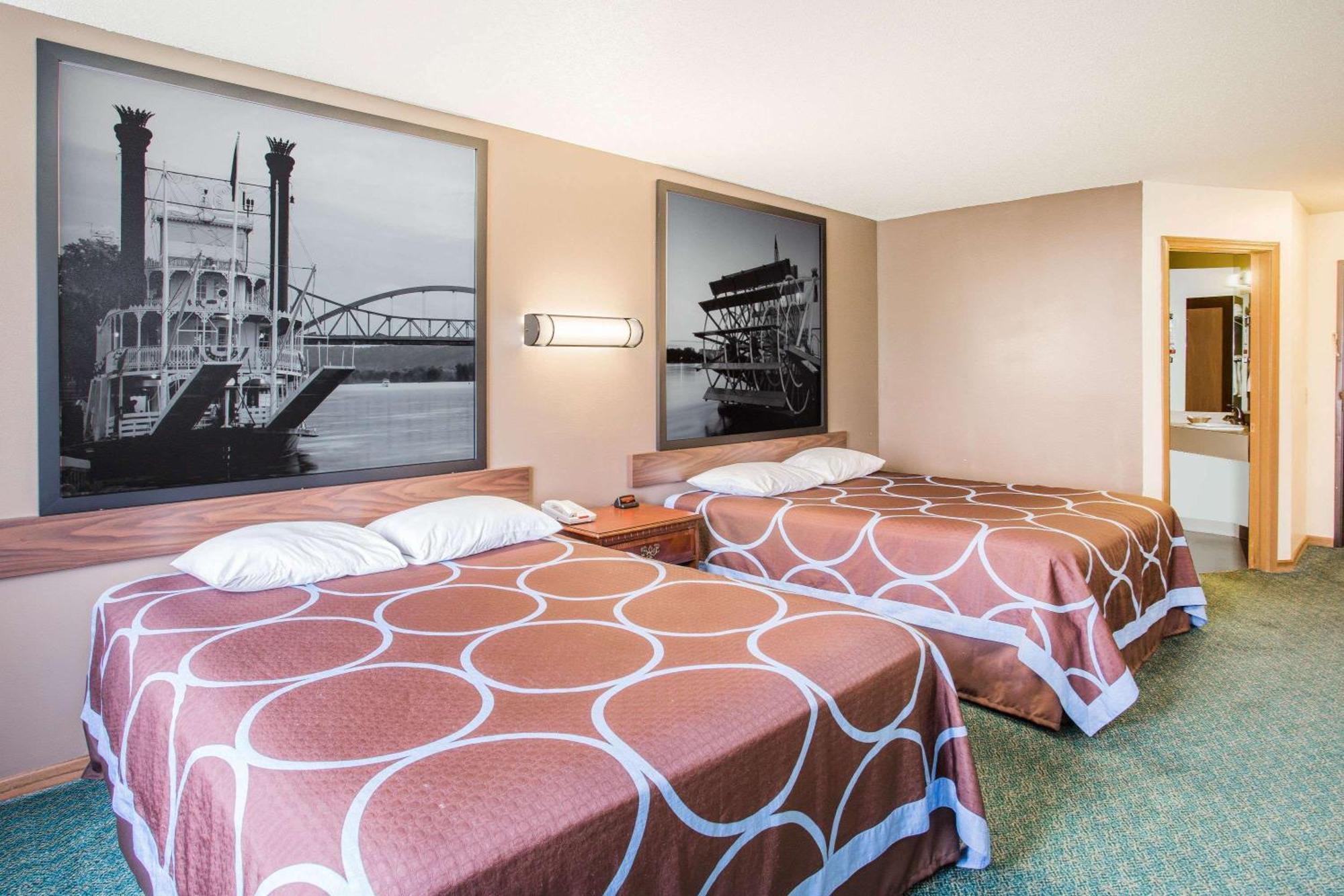 Super 8 By Wyndham Prairie Du Chien Hotel Екстериор снимка