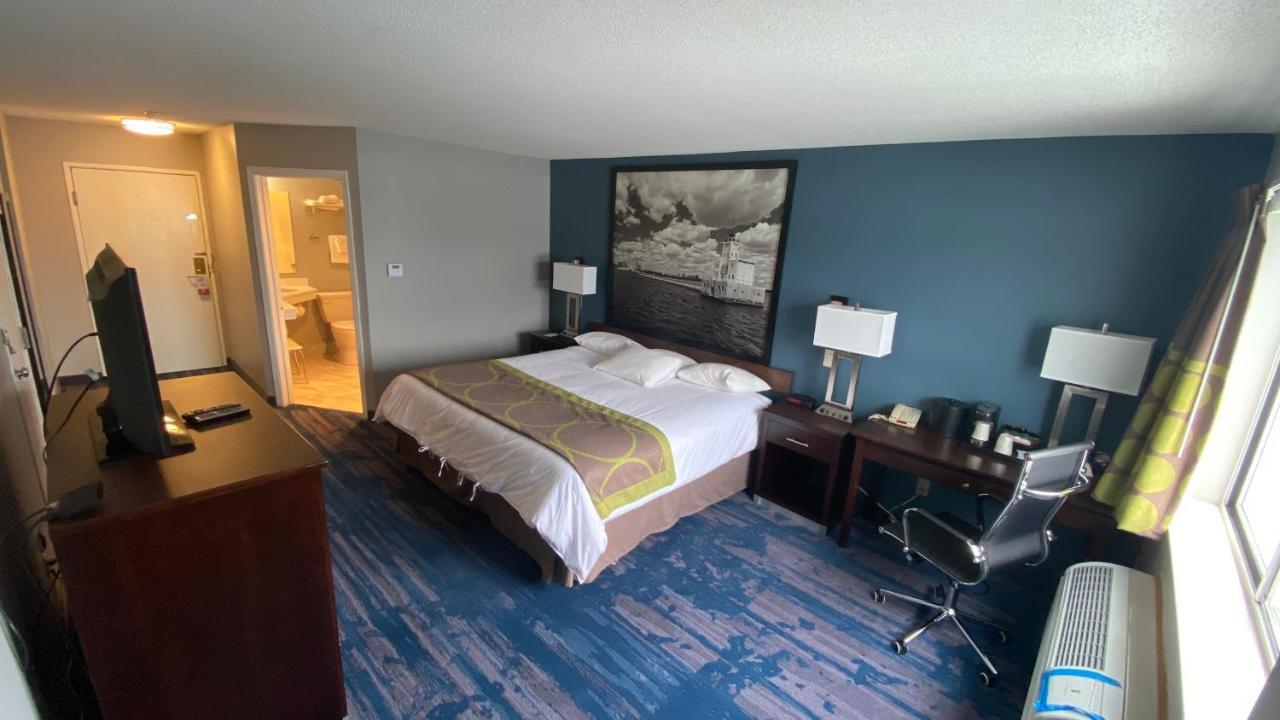 Super 8 By Wyndham Prairie Du Chien Hotel Екстериор снимка
