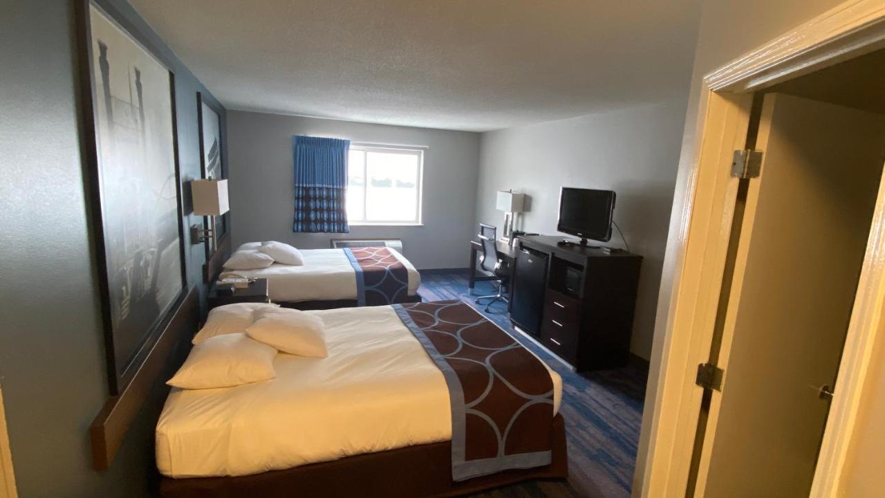 Super 8 By Wyndham Prairie Du Chien Hotel Екстериор снимка