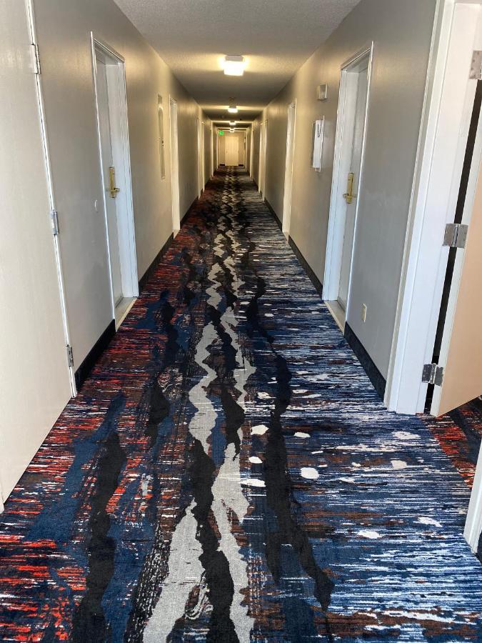 Super 8 By Wyndham Prairie Du Chien Hotel Екстериор снимка