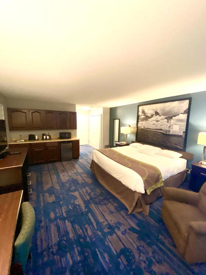 Super 8 By Wyndham Prairie Du Chien Hotel Екстериор снимка